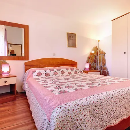 Schoene Mit Aussenpool, Klimaanlage, Wlan, Bbq Und Toller Aussenterrasse Apartment *